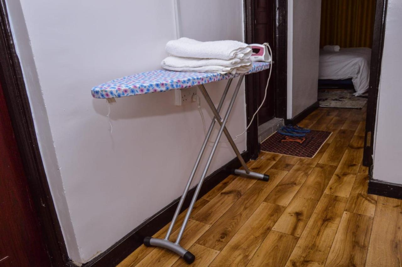 Jacky'S Fully Furnished Apartments Накуру Екстер'єр фото